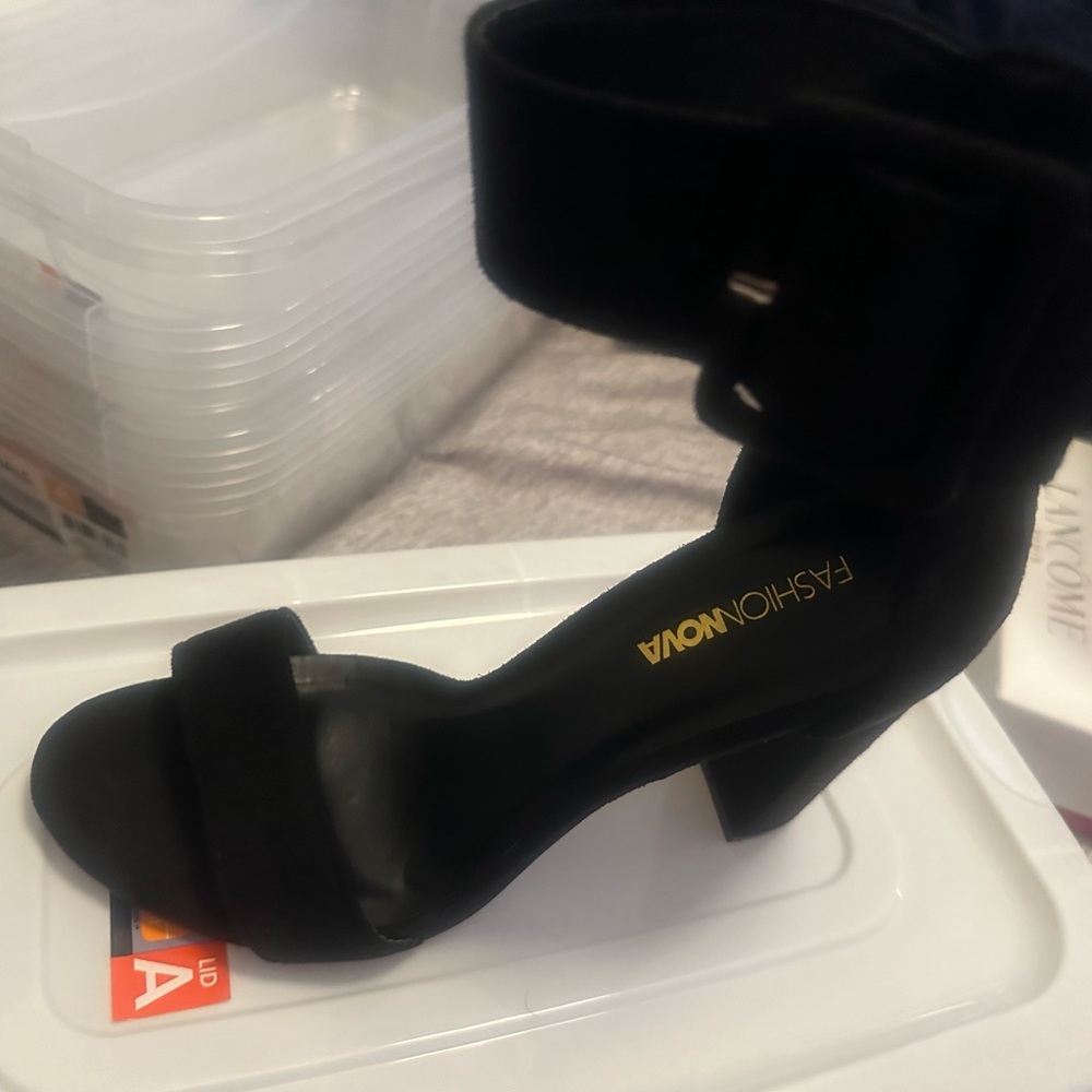 Fashion nova shoes brand new size 7
